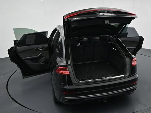 Used 2019 Audi Q8 Prestige AWD/4WD image 16