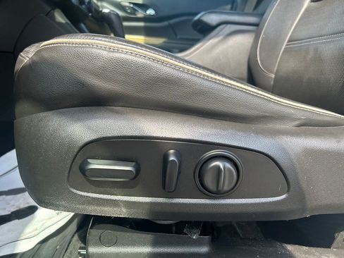 Used 2018 GMC Acadia Denali w/ Technology Package image 22