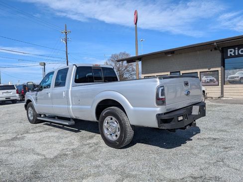 Used 2015 Ford F250 Lariat w/ Chrome Package image 9