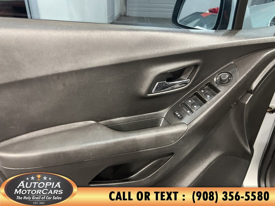 Used 2019 Chevrolet Trax LT w/ LT Convenience Package AWD/4WD image 8