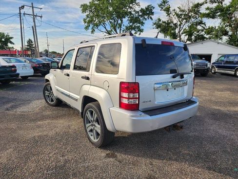 Used 2011 Jeep Liberty Sport AWD/4WD image 7