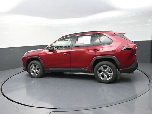 Used 2025 Toyota RAV4 XLE AWD/4WD image 45