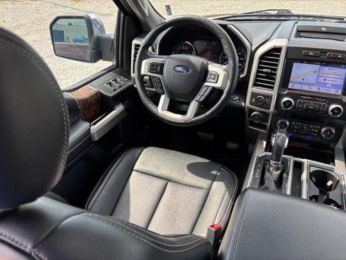 Used 2019 Ford F150 Lariat w/ Equipment Group 502A Luxury AWD/4WD image 14