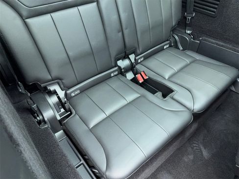 Used 2020 Land Rover Discovery HSE image 59