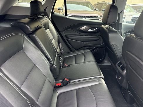Used 2024 GMC Terrain SLT image 24