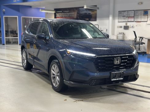 Used 2024 Honda CR-V EX image 3