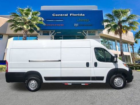 Used 2023 RAM ProMaster 3500 w/ Convenience Group image 4