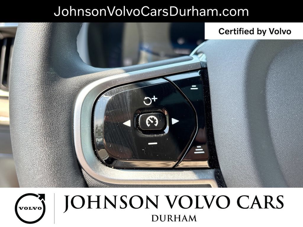 Certified 2025 Volvo XC90 B5 Core AWD/4WD image 25