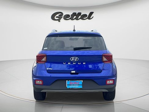 Used 2025 Hyundai Venue Limited FWD image 6