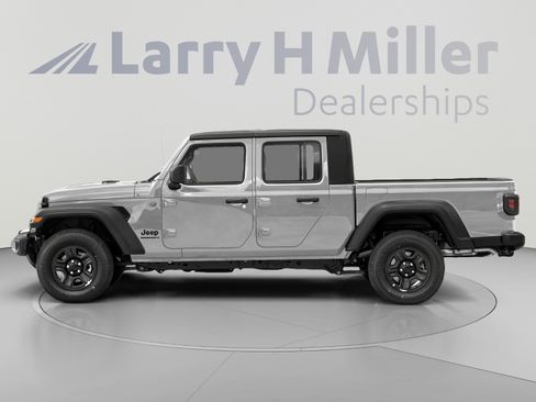 Used 2022 Jeep Gladiator Sport AWD/4WD image 3