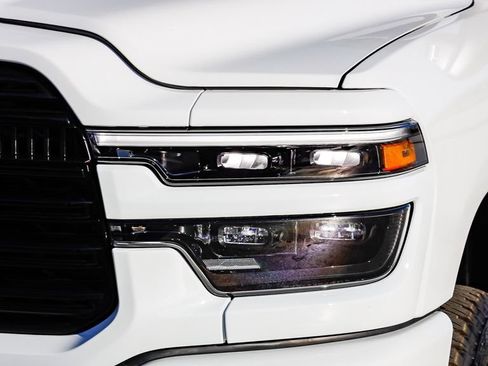 New 2026 RAM 2500 Laramie AWD/4WD image 5