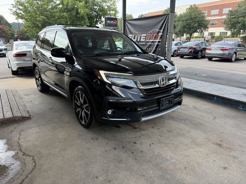 Used 2019 Honda Pilot Touring image 3