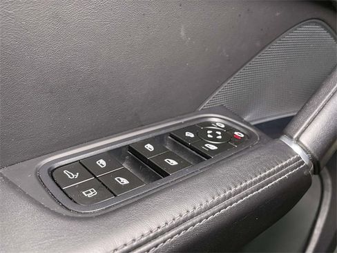 Used 2023 Porsche Cayenne Turbo S image 34