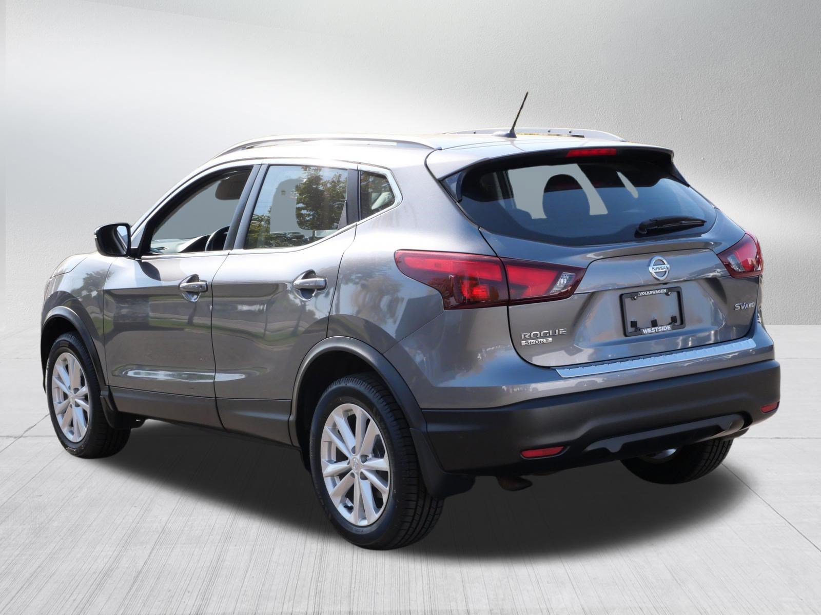 Used 2017 Nissan Rogue Sport SV w/ SV All-Weather Package AWD/4WD image 5