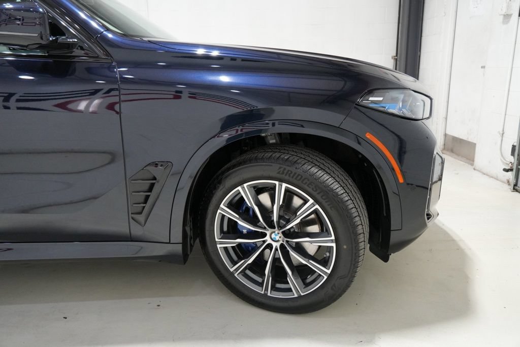 Used 2024 BMW X5 xDrive40i w/ M Sport Package AWD/4WD image 8