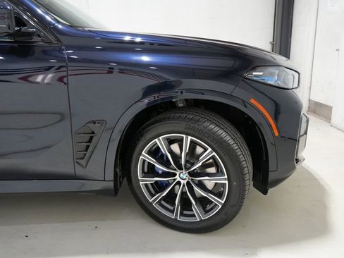 Used 2024 BMW X5 xDrive40i w/ M Sport Package AWD/4WD image 8