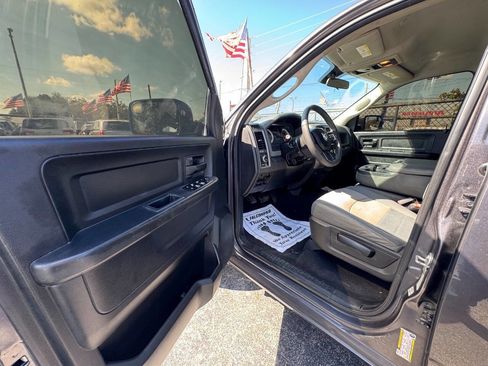 Used 2018 RAM 1500 Express image 8