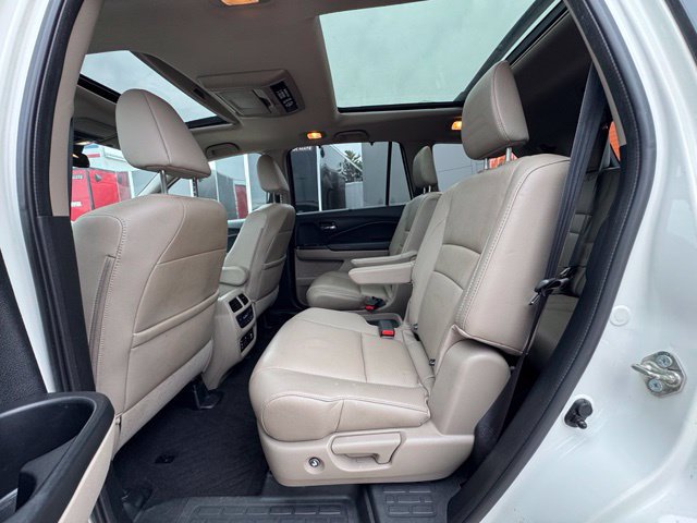 Used 2017 Honda Pilot Elite image 13