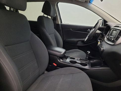 Used 2017 Kia Sorento L FWD image 21