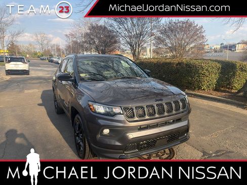 Used 2023 Jeep Compass Altitude image 1