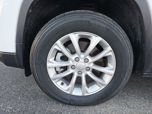 Used 2021 Jeep Cherokee Latitude image 19