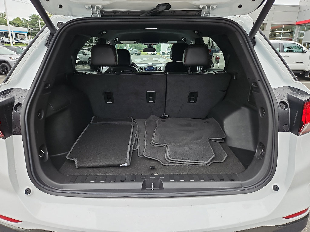 Used 2023 Chevrolet Equinox RS AWD/4WD image 32