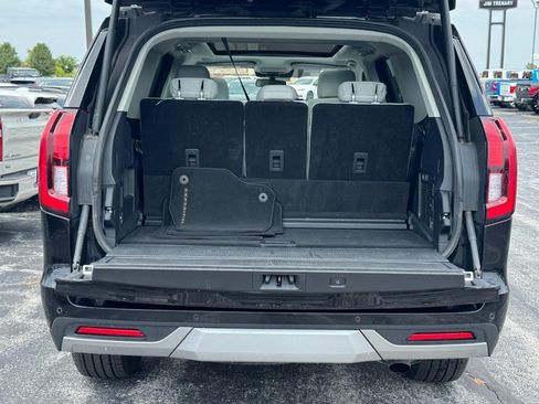 Used 2025 Ford Expedition Platinum w/ Driver's Package AWD/4WD image 5