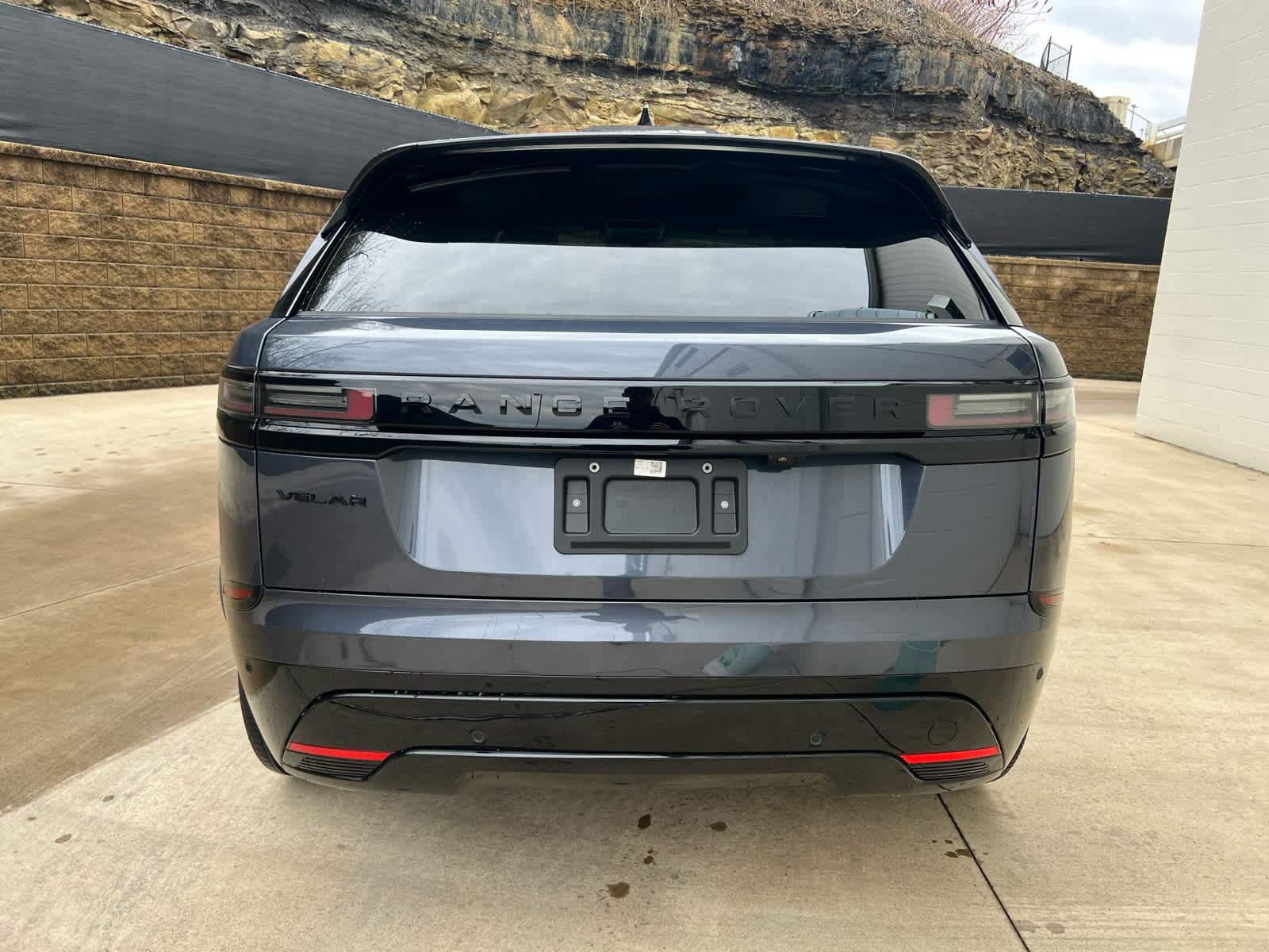 Used 2025 Land Rover Range Rover Velar Dynamic SE AWD/4WD image 4