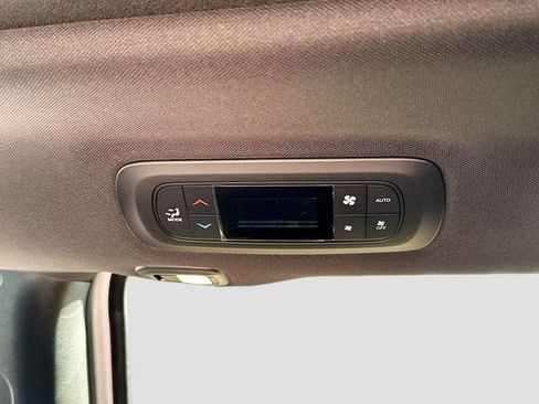 New 2026 Chrysler Pacifica Select image 28