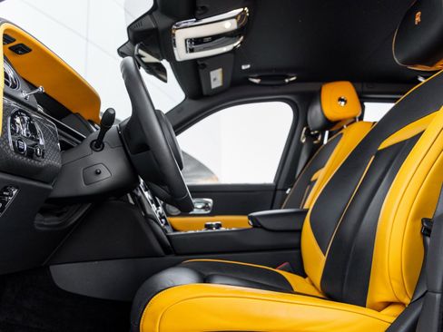 Used 2023 Rolls-Royce Cullinan Black Badge w/ Dark Exterior Package image 22