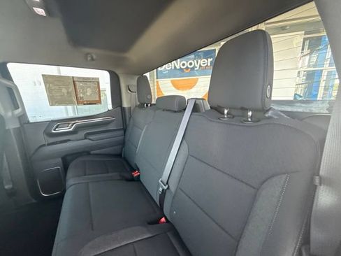 Used 2023 Chevrolet Silverado 1500 LT AWD/4WD image 32