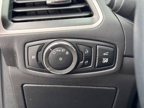 Used 2024 Ford Edge SEL w/ Convenience Package image 17