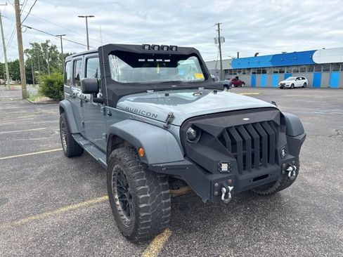Used 2015 Jeep Wrangler Unlimited Rubicon w/ Dual Top Group AWD/4WD image 7