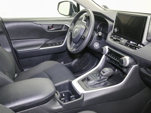 Used 2023 Toyota RAV4 LE image 18