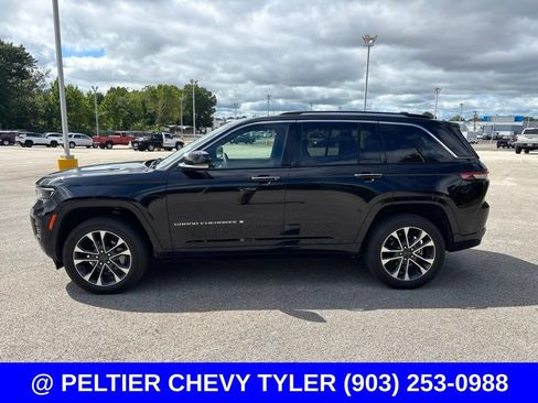 Used 2023 Jeep Grand Cherokee Overland w/ Luxury Tech Group IV AWD/4WD image 4