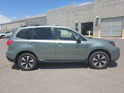 Used 2018 Subaru Forester 2.5i Premium w/ All-Weather Package AWD/4WD image 2