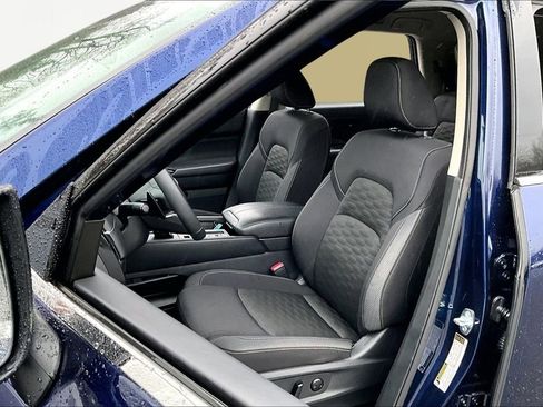 Used 2024 Nissan Pathfinder SV w/ Cargo Package image 18