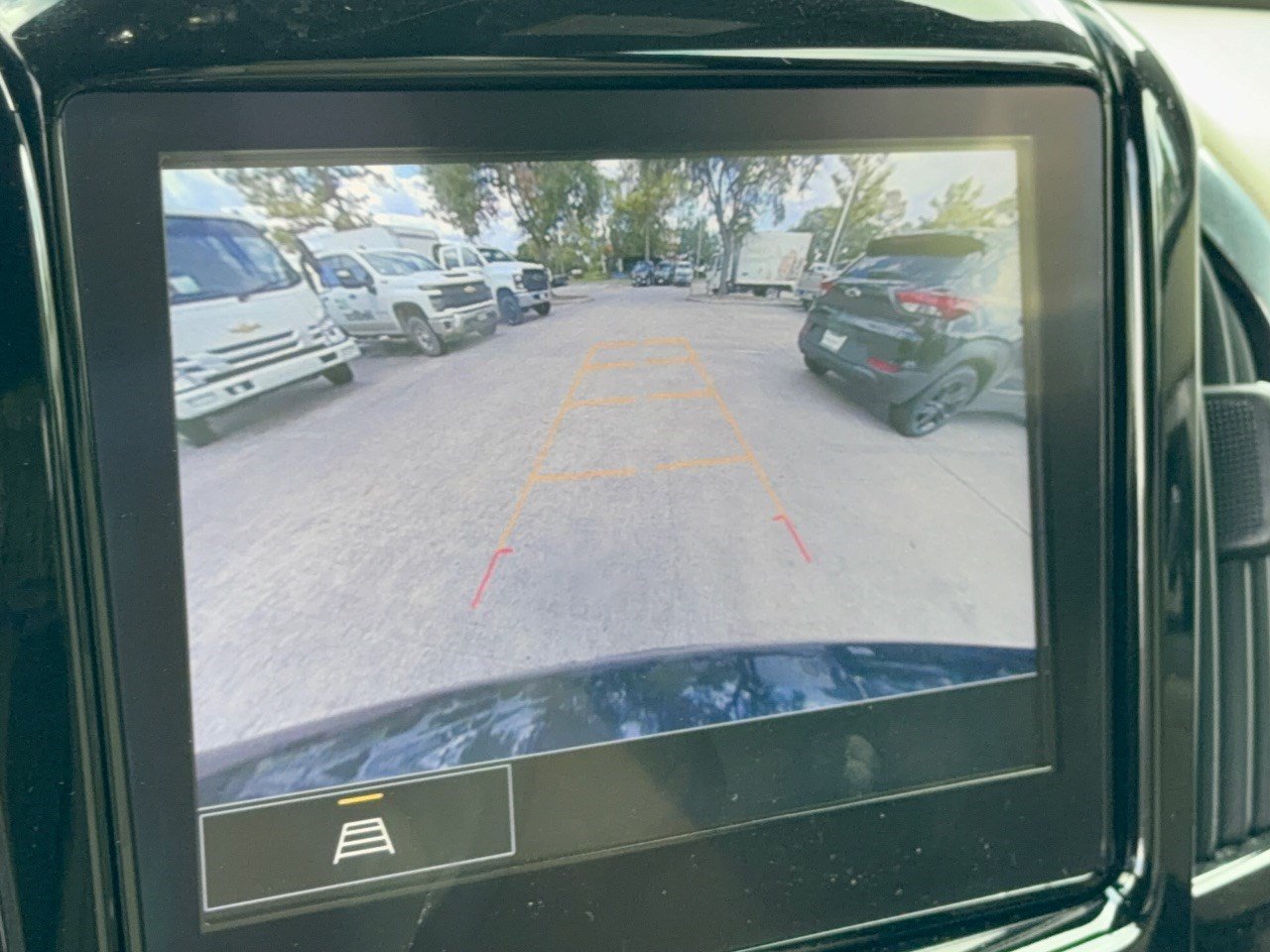 Certified 2023 Chevrolet Traverse LT FWD image 24