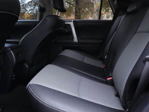 Used 2015 Toyota 4Runner SR5 Premium image 13