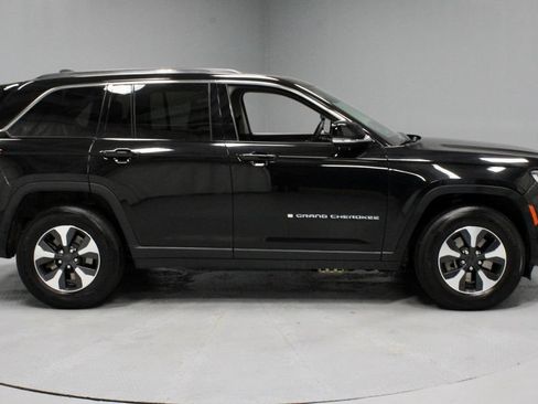 Used 2024 Jeep Grand Cherokee Limited 4xe AWD/4WD image 11