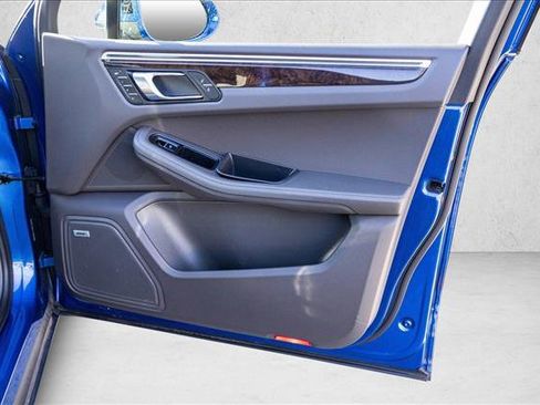 Used 2017 Porsche Macan S image 29