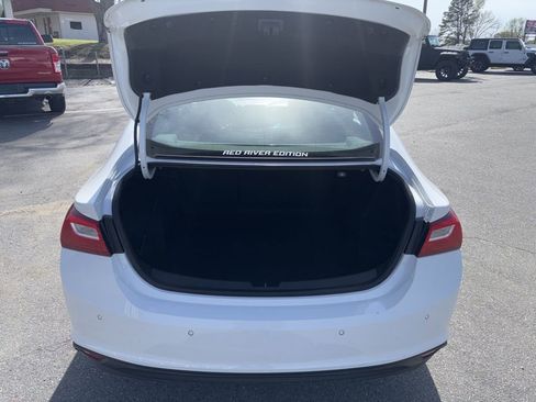 Used 2024 Chevrolet Malibu LS w/ Driver Confidence Package image 4