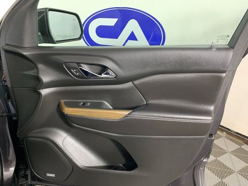 Used 2017 GMC Acadia SLE w/ Driver Alert Package I image 41