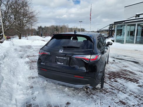 Used 2024 Honda HR-V Sport image 9