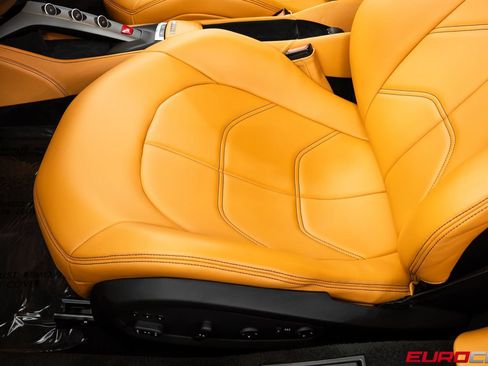 Used 2019 Ferrari 488 GTB RWD image 44