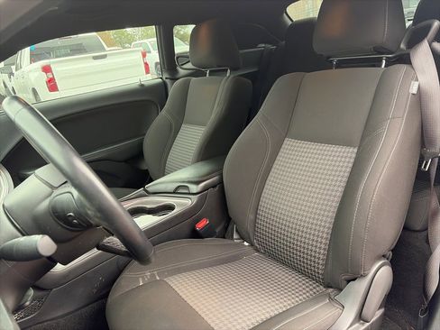 Used 2023 Dodge Challenger SXT image 12