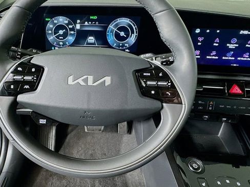 New 2026 Kia Niro Wind FWD image 15