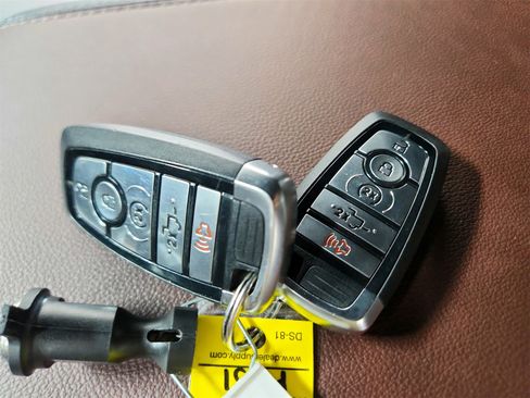 Used 2023 Ford F150 Lariat w/ Equipment Group 502A High image 38