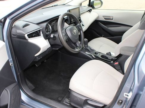Used 2022 Toyota Corolla LE FWD image 12