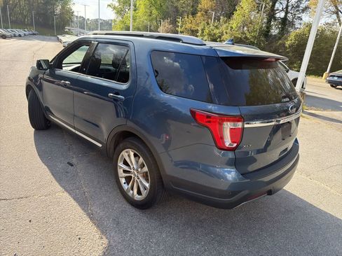 Used 2019 Ford Explorer XLT w/ Equipment Group 201A image 8